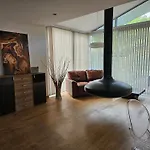 Geneva - Stylish Rooms In Shared House