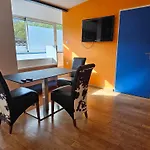 Geneva - Stylish Rooms In Shared House